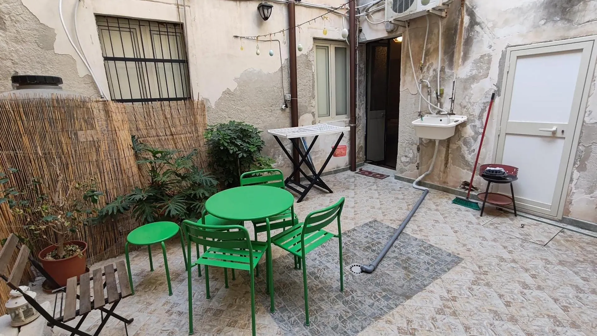La Casa Di Sally Syrakus 0*,  Italien